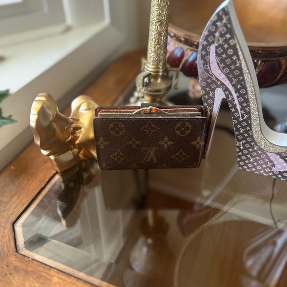 Louis Vuitton Monogram Porte Kisslock Bifold Wallet - Picture 15 of 15